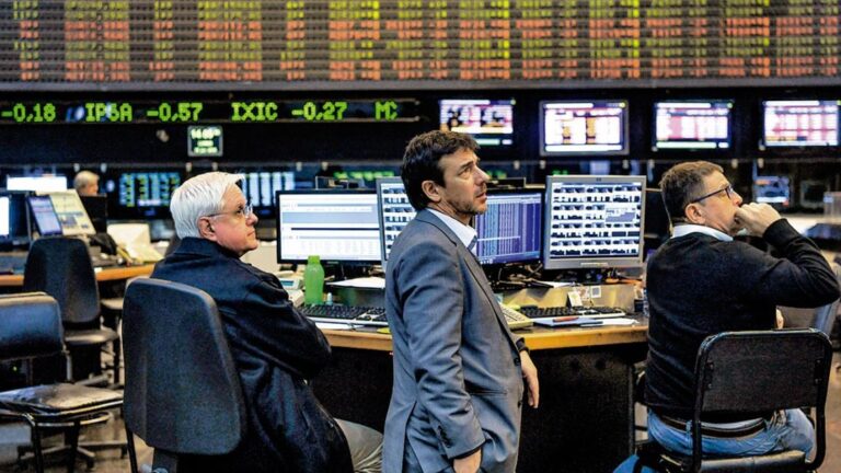 Bolsa Cierra en Máximos Históricos Antes de Navidad