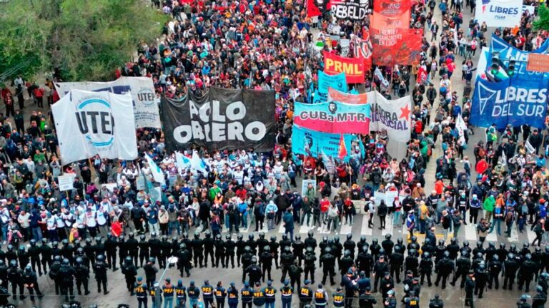 Protesta federal busca unir a víctimas de la motosierra