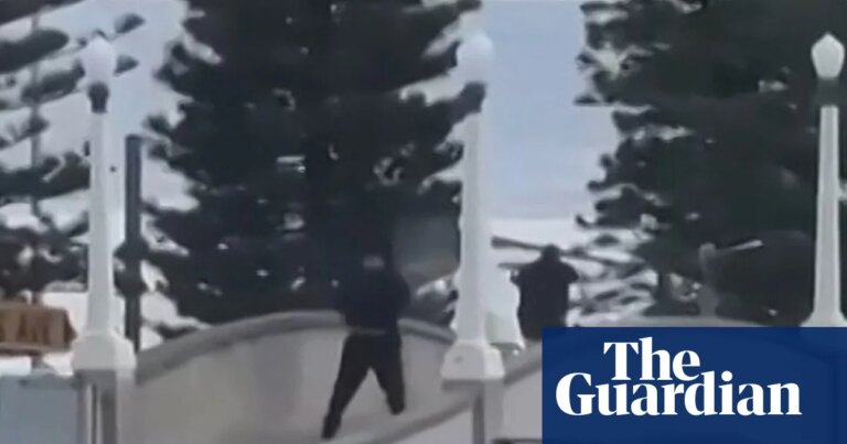 Atentado en Bondi Beach: padre e hijo implicados en el tiroteo con armas legales