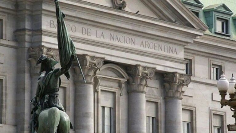 Banco Nación mantiene la calificación crediticia más alta de FIX en Argentina