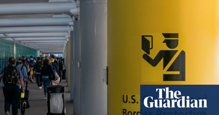 Críticas al plan de Trump para revisar redes sociales de visitantes