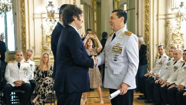Herencia de Petri a Presti: Bajas Récord, Salarios Bajos y Vaciamiento