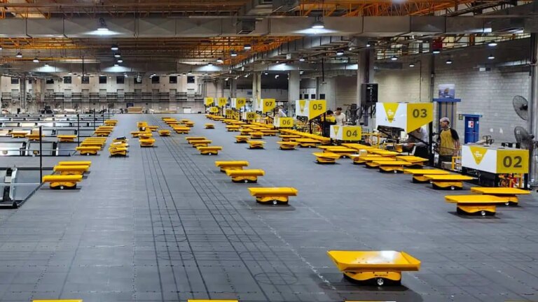 Descubre cómo los nuevos robots de Correo Argentino optimizan la clasificación de paquetes