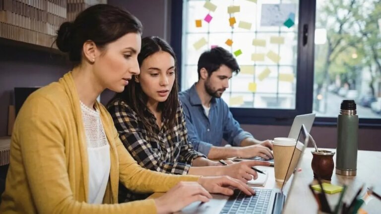 Salarios en Argentina: Mejores Profesiones y Comparativa Regional