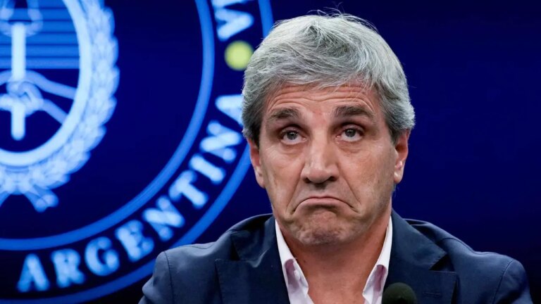 Caputo Revela Anuncio Crucial y Enfrentamiento con los Bancos