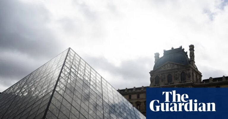 Inundación en el Louvre daña cientos de obras, informa el museo