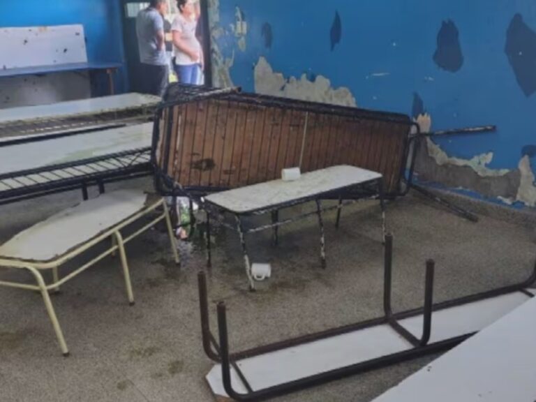 Familia de alumna ataca escuela en Malvinas Argentinas y lanza agua hirviendo a docentes