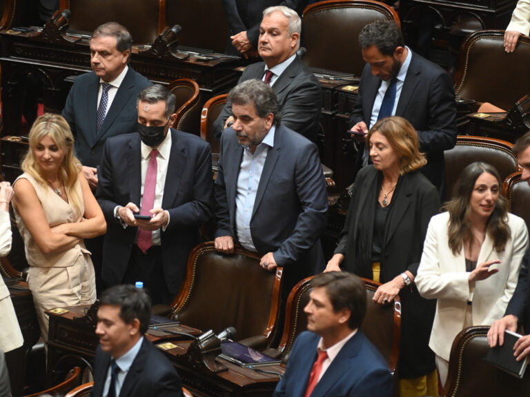 Feroz lucha por el tercer puesto en Diputados: traiciones y reproches al descubierto