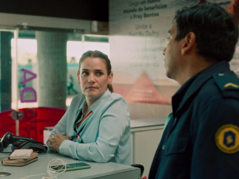 Daniel Hendler presenta ‘Un cabo suelto’: una intrigante comedia romántica con Pilar Gamboa