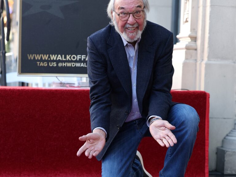 James L. Brooks, creador de Los Simpson, recibe su estrella en el Paseo de la Fama