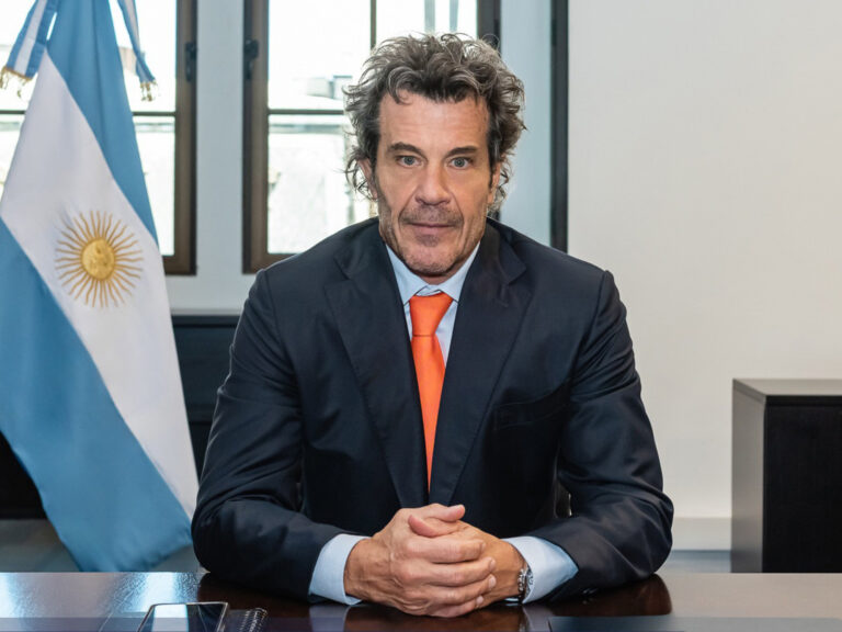 Titular de la UIF comparte información sobre el caso AFA con EE. UU.
