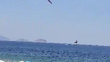 Avión ultraliviano en Copacabana