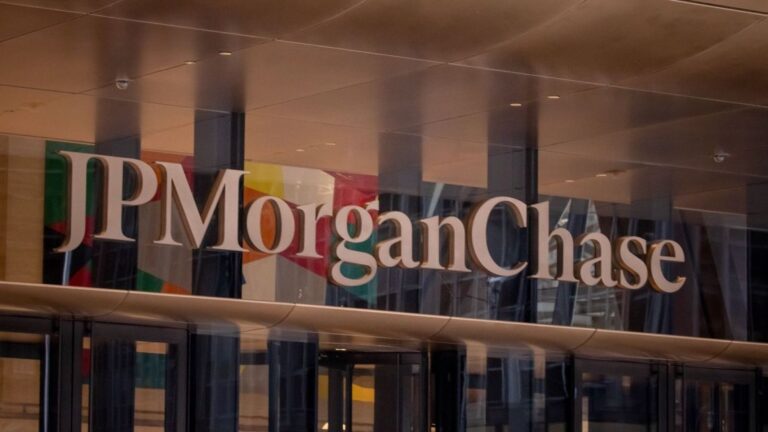 JP Morgan: Acumular reservas, prioridad del Gobierno para 2026