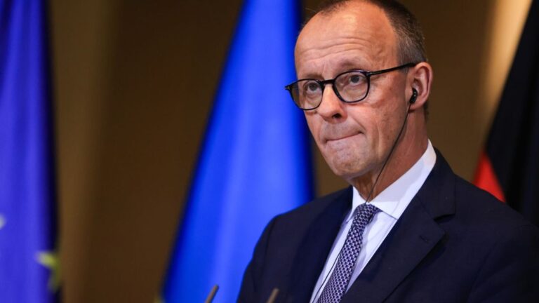 UE emitirá bonos conjuntos para financiar 90.000 millones de euros a Ucrania