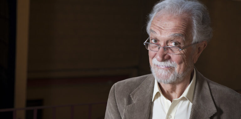 Fallece Ernesto Acher, pionero del humor musical y fundador de Les Luthiers