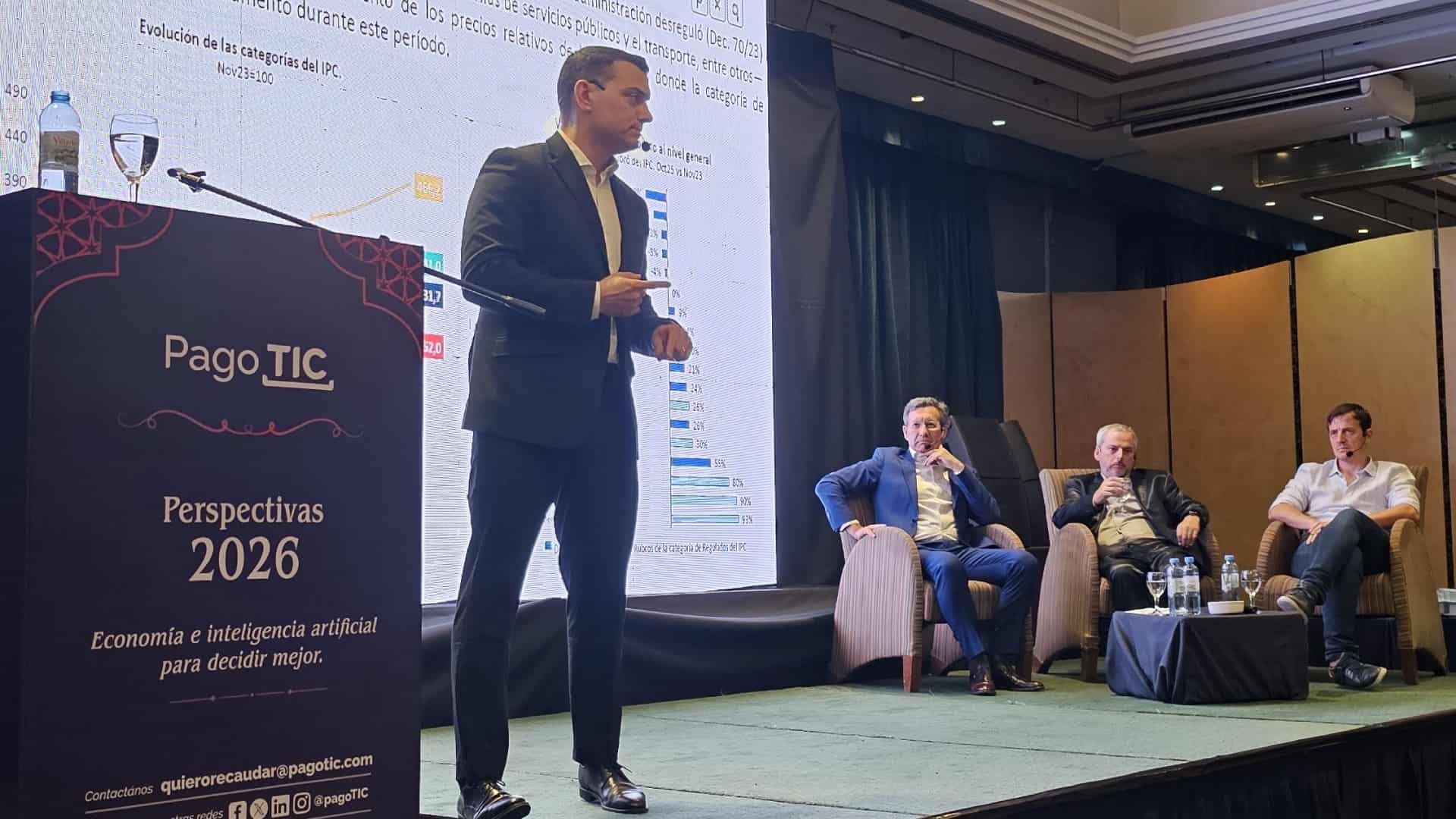 Expositor Emmanuel Álvarez Agis