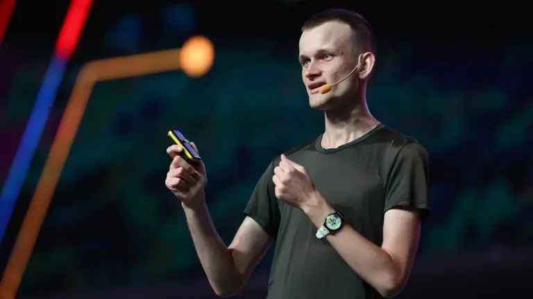 Vitalik Buterin critica una normativa de la Unión Europea sobre regulación digital