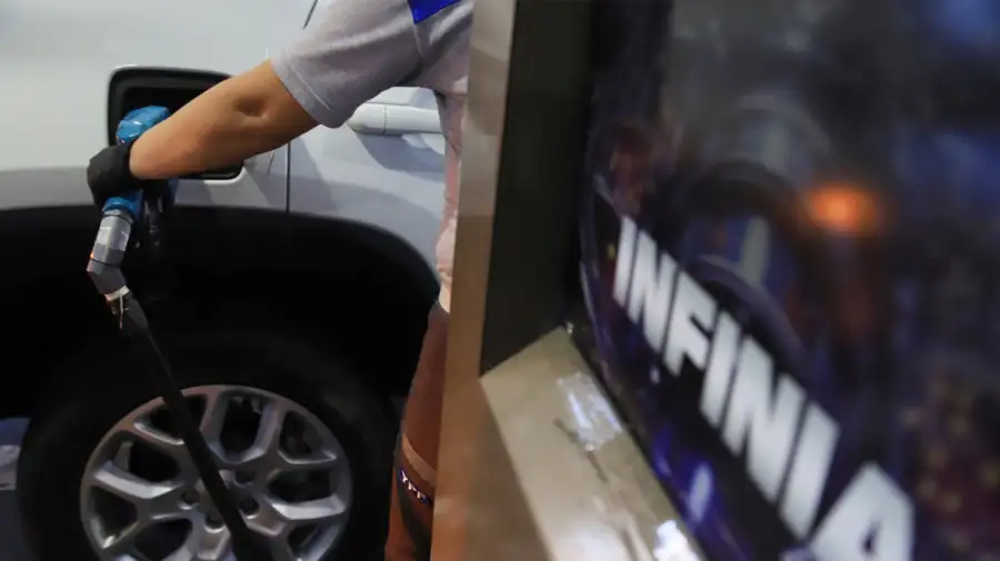 Expendio de combustible durante las fiestas