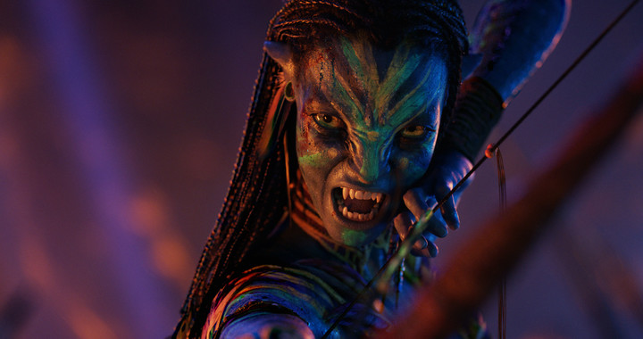 Neytiri, interpretada por Zoe Saldaña, es uno de los personajes que más evoluciona en la película.