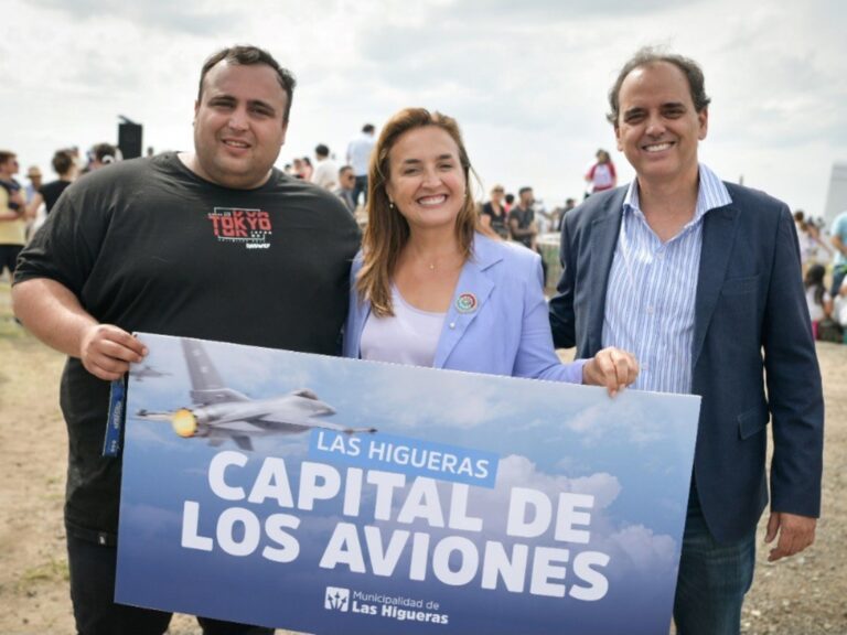 El Gobernador se Recupera de una Operación: La Vice Participa del Acto sin Invitación
