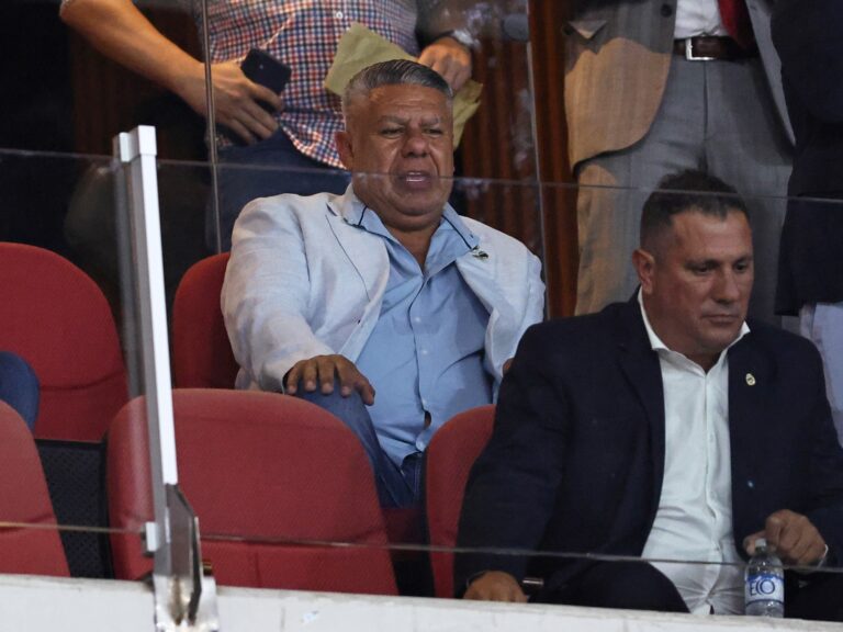 Chiqui Tapia viajó en jet privado a la final del Clausura: vínculo con caso ANDIS