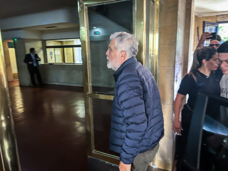 Evalúan la salud de Julio De Vido para decidir si regresa a prisión
