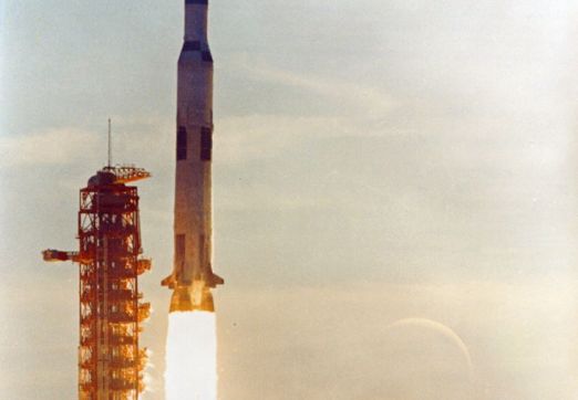 El Saturn V despega con la misión Apolo 8 en 1968.