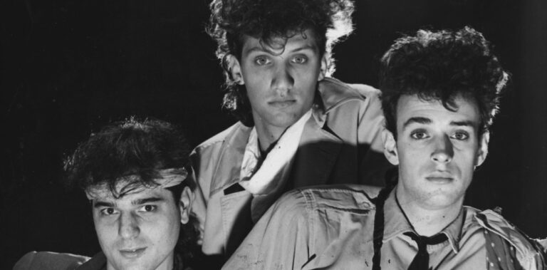 Un Debut Íntimo en Olivos: 15 Amigos y una Lista de Temas Olvidados