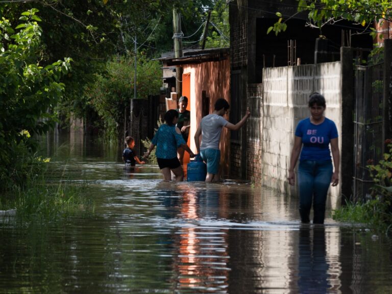 El Agua no Retrocede: Aumentan Evacuados y se Prevén Más Lluvias