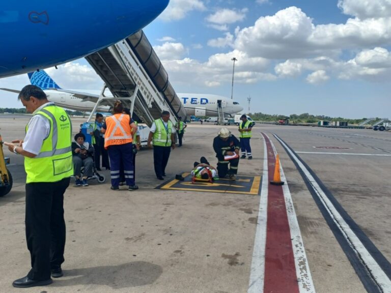 Cinco heridos por el colapso de un elevador de pasajeros en el aeropuerto
