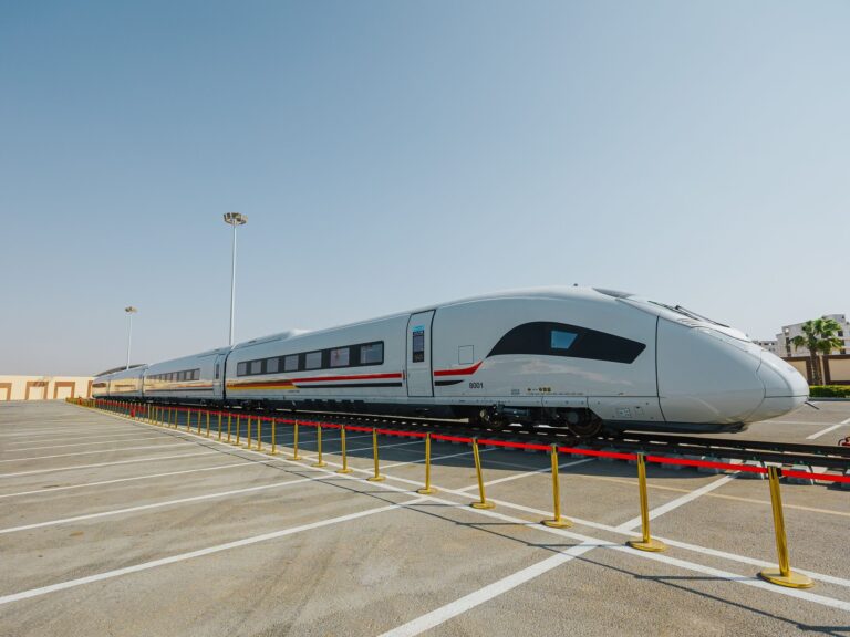 Descubre el Futuro: El Nuevo Tren de Alta Velocidad de Egipto