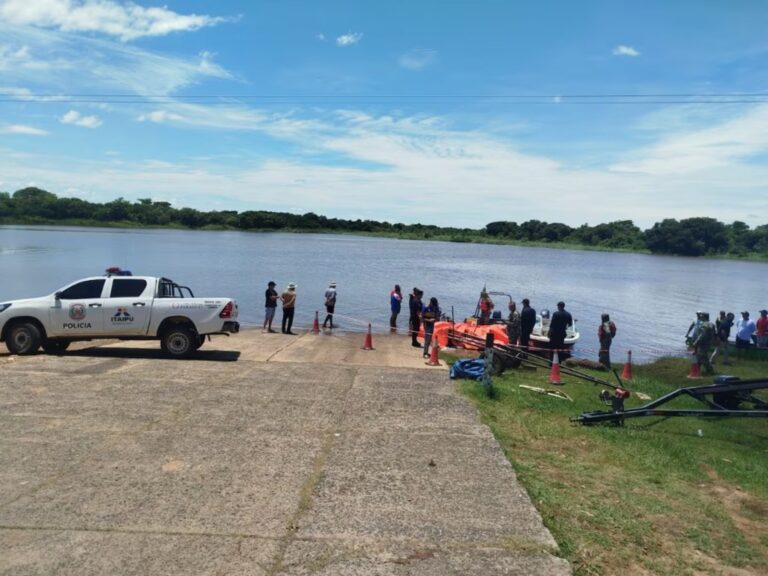 Tres argentinas fallecen tras naufragio en el río Paraná, Paraguay
