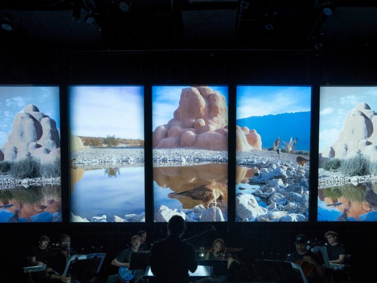 Un Concierto con Proyecciones que Trasciende lo Ordinario