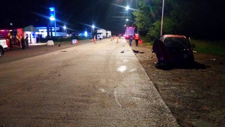 Colisión fatal en Corrientes: Dos mujeres pierden la vida en choque con camión en 4 Bocas