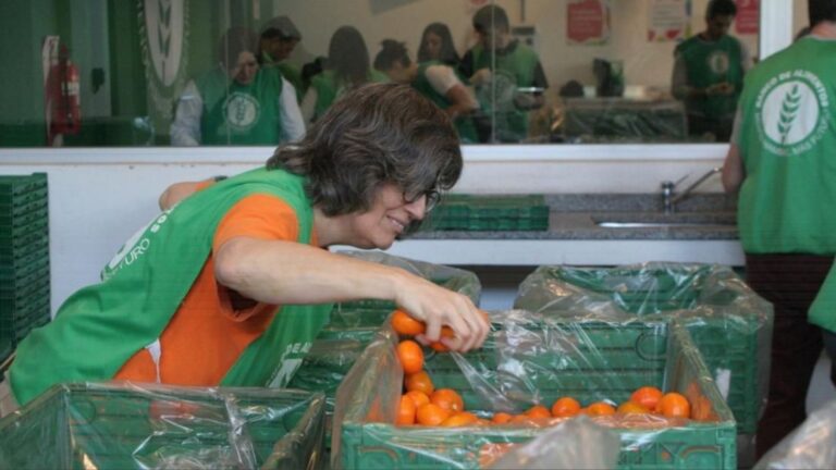 Únete al Banco de Alimentos Buenos Aires: ¡Voluntarios necesarios para ayudar a 360,000 niños y adolescentes!