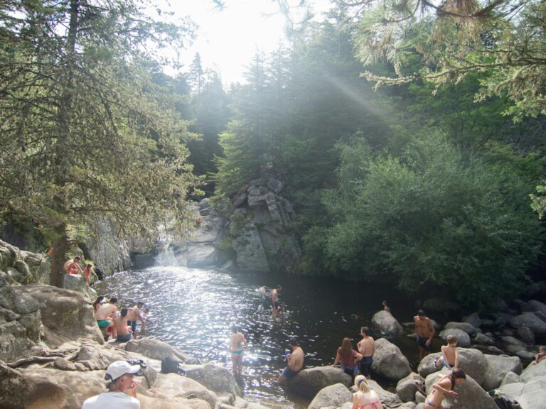 Turista fallece ahogado al nadar en cascada de La Cumbrecita