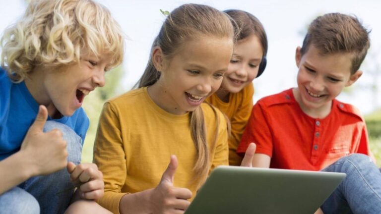 Córdoba plantea el debate: ¿Influyen los celulares en la educación?