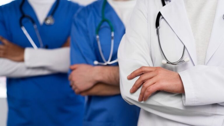 El significado del Día del Médico: ¿Por qué se celebra el 3 de diciembre?