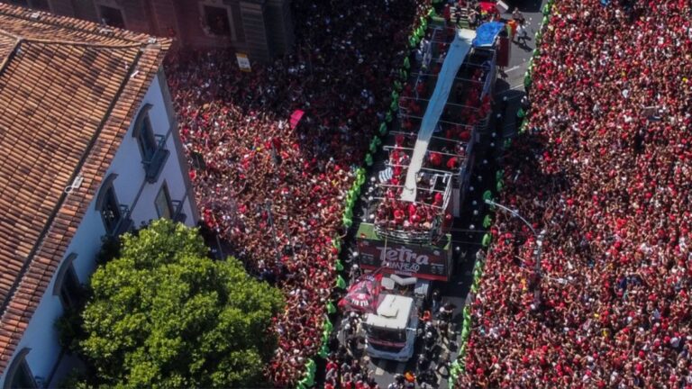 Flamengo Celebra en Río: Medio Millón de Hinchas, Incidentes y Heridos