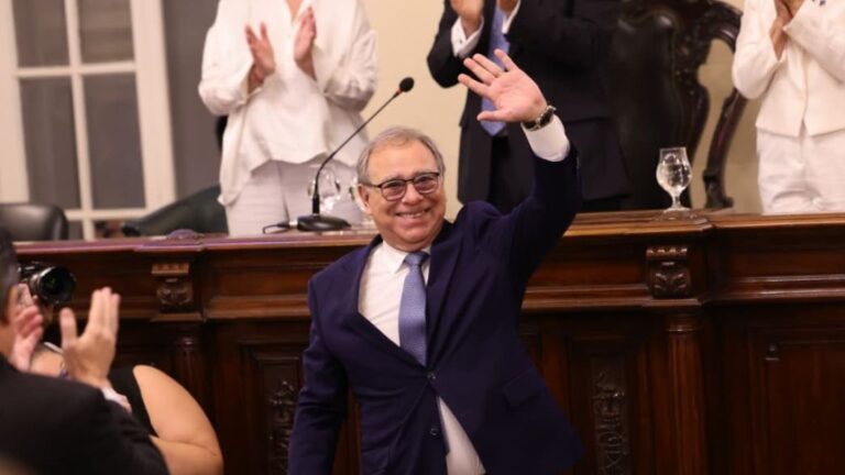 Nuevos diputados asumen en Corrientes y se elige al sucesor de Pedro Cassani