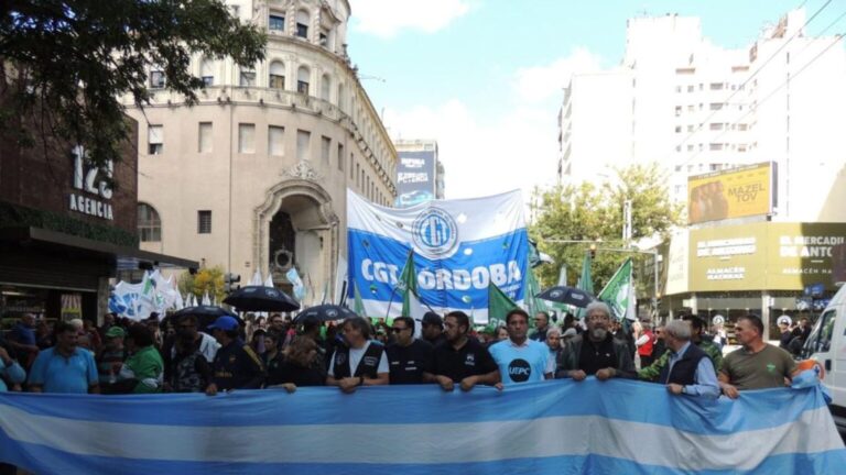 Córdoba: Gremios estatales se oponen al aumento de aportes a la Caja de Jubilaciones