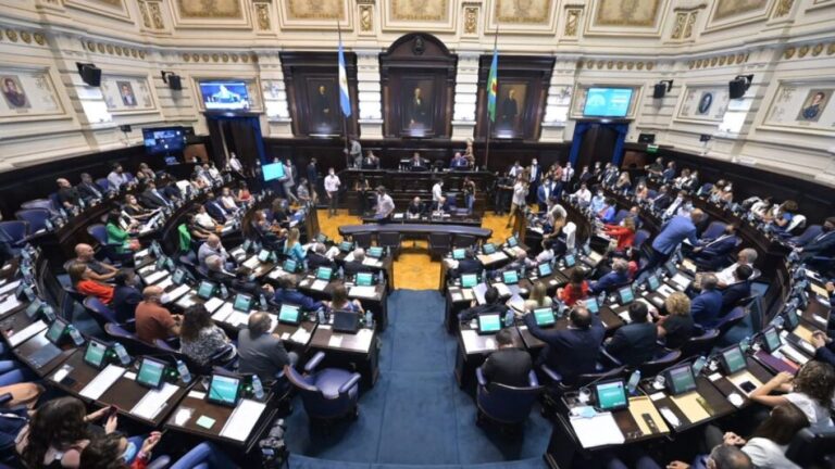 Alerta por Alto Endeudamiento y Deterioro Fiscal en Buenos Aires