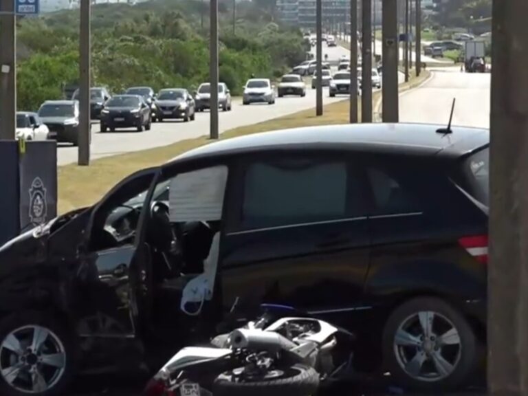 Un motociclista fallece en un brutal choque con una camioneta argentina
