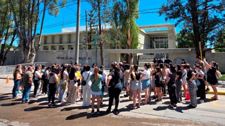 Madres acusan abuso en jardín de Carlos Paz y exigen respuestas de la fiscalía y la escuela