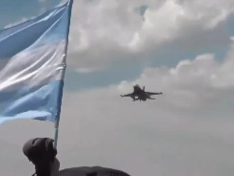 Los primeros F16 aterrizan en Río Cuarto para la presentación de Javier Milei