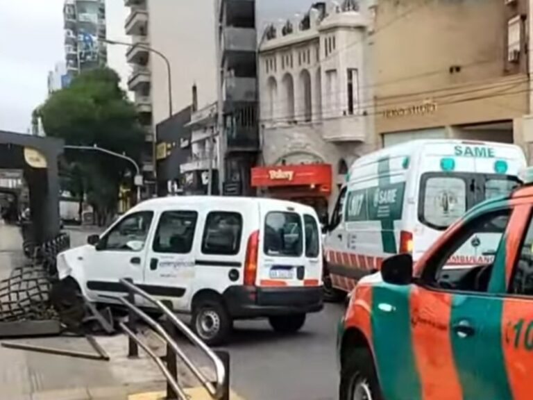 Accidente en Avenida Cabildo: Ambulancia impacta contra Metrobus, dejando dos menores heridos