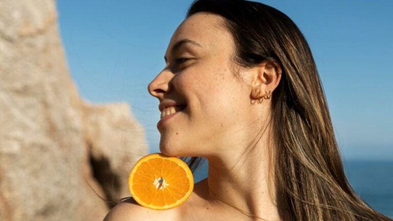 Cinco Tips Clave para Mantener tu Piel Hidratada este Verano