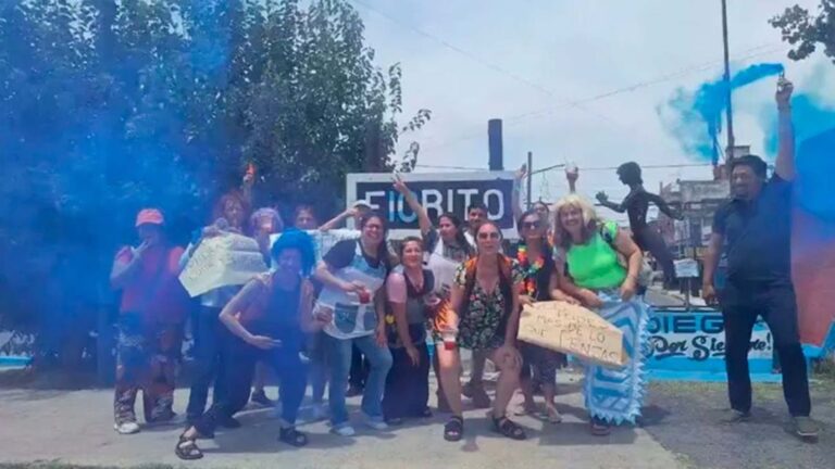 Docentes en Acción: Caravana Solidaria en Fiorito para Apoyar a sus Estudiantes
