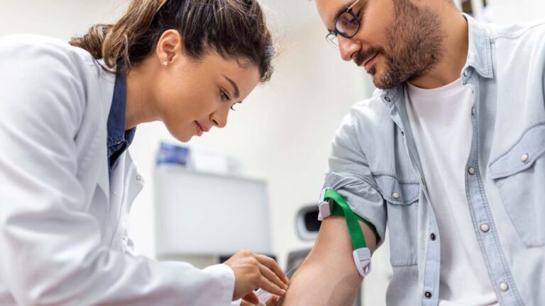 ¿Análisis sin ayuno? Revolucionaria evidencia científica desafía un ritual médico tradicional