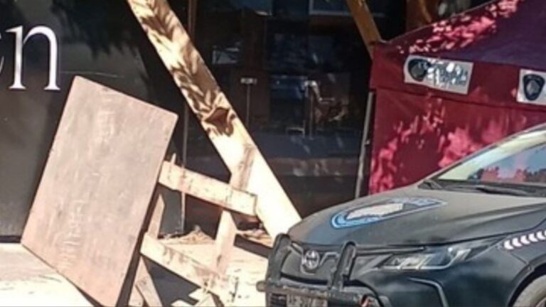 Joven fallece tras caer andamio en obra en construcción